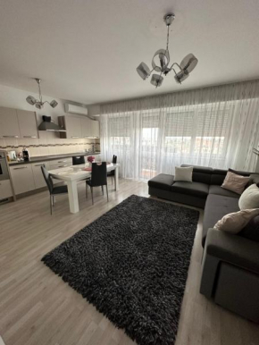 Class DeLuxe Apartments